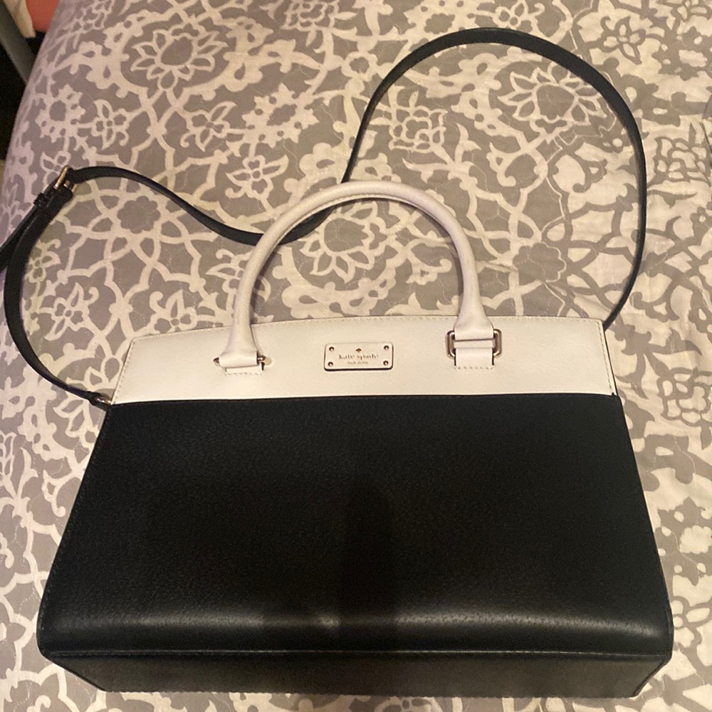KATE SPADE NEW YORK
Colorblock Leather Handle Bag